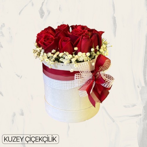 Kutuda 11 Kırmızı Gül
