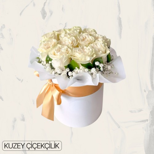 Kutuda 11 Beyaz Gül