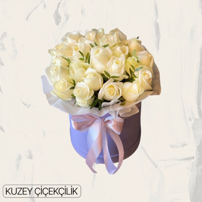 Kutuda 19 Beyaz Gül