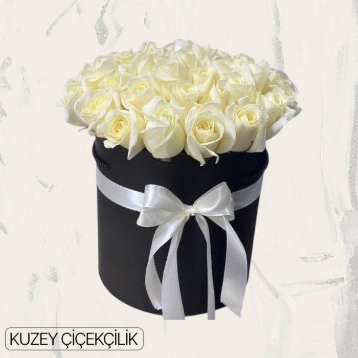 Kutuda 33 Beyaz Gül
