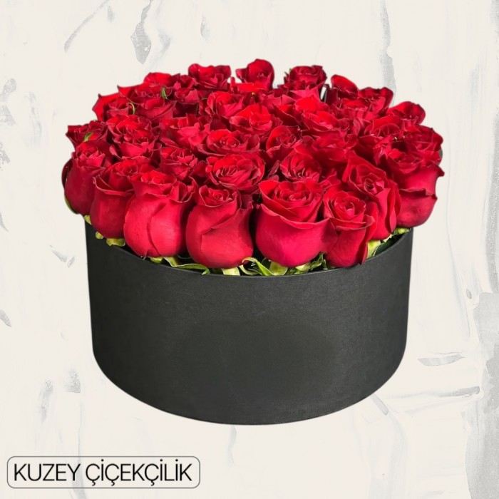 Kutuda 33 Kırmızı Gül