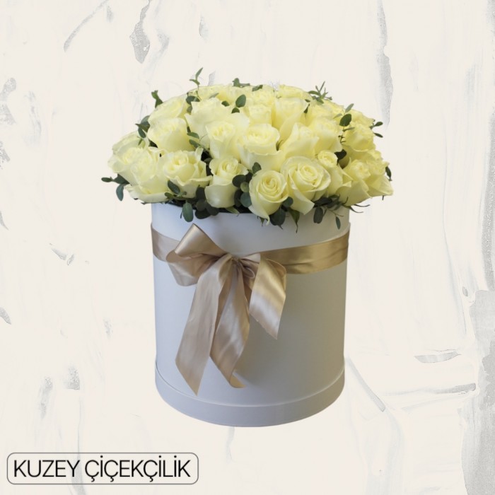 Kutuda 51 Beyaz Gül