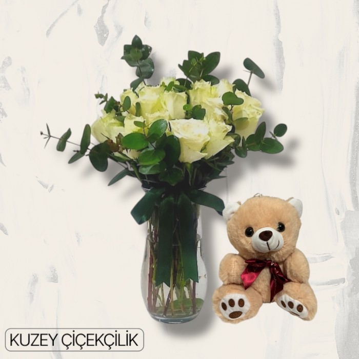 Vazoda 13 Beyaz Gül Ayıcık