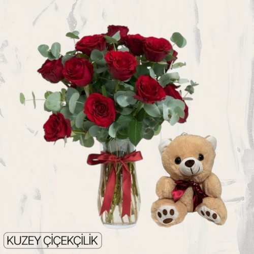 Vazoda 13 Kırmızı Gül Ayıcık