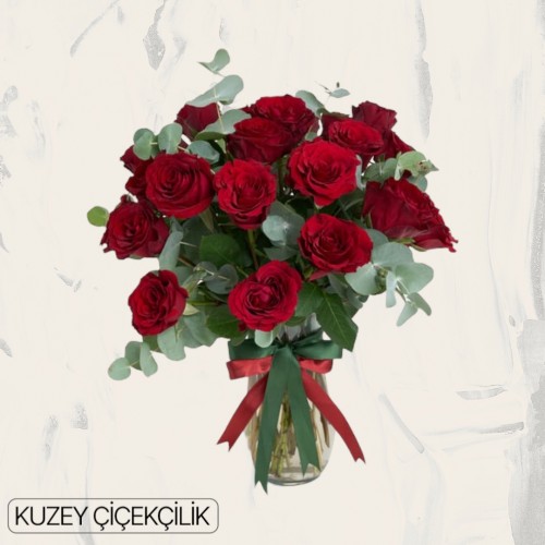 Vazoda 17 Kırmızı Gül