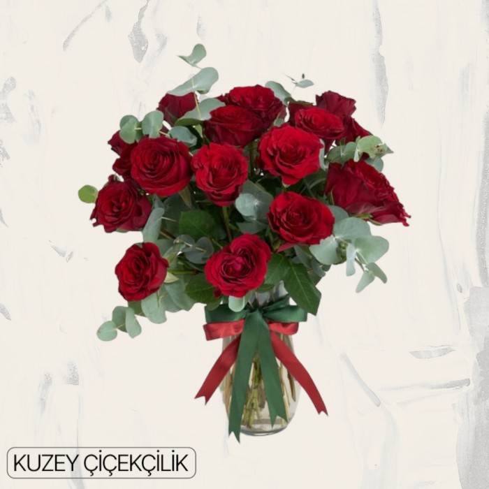 Vazoda 17 Kırmızı Gül