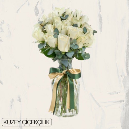 Vazoda 19 Beyaz Gül